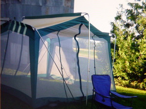 lot 53 image: Gander Mountain Screen Tent