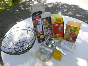 lot 88 image: Veggie Slicer, Automatic Donut Maker and Miscellaneous Items