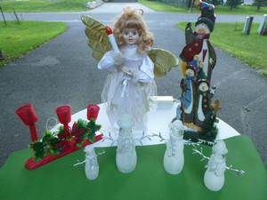 lot 117 image: Glass Snowman, Angel, Red Candle Votive Cups, 3 Snowmen