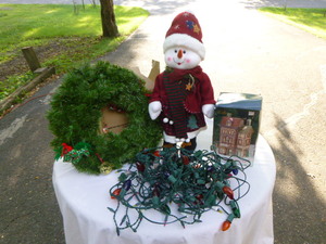 lot 119 image: Tina The Lighted Snow Lady