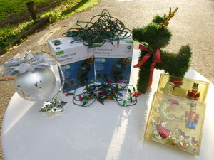 lot 122 image: 2 Outdoor Mechanical Timers with Yard Stake & Christmas Items