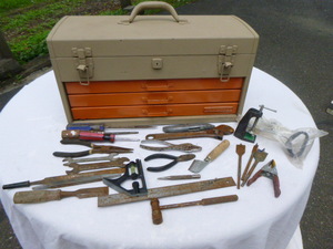 lot 136 image: PennCraft Metal Toolbox and Miscellaneous Tools