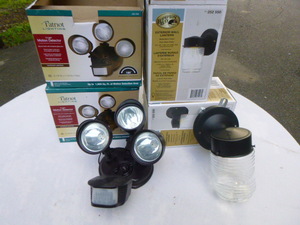 lot 146 image: Motion Lights and Exterior Lights