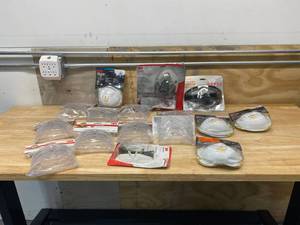 lot 20 image: 3M Lot of PPE.  Respirator, saftey glasses, dust masks etc..