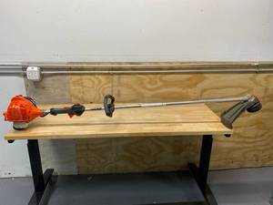 lot 45 image: ECHO 21.2 cc Gas 2-Stroke Cycle Straight Shaft Trimmer