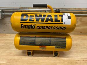 lot 47 image: DEWALT 4 Gal. Portable Electric Air Compressor