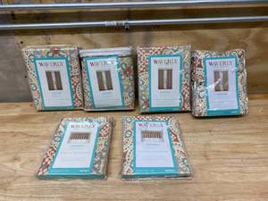lot 55 image: WAVERLY Lot of 6- Valances