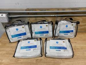 lot 61 image: CARMABLANKET Lot of 5- Weighted Blankets (5 lbs.)