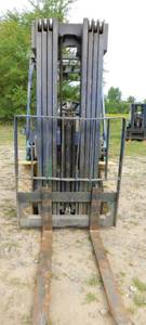 lot 3 image: 2000 Komatsu FG25T-12 Forklift