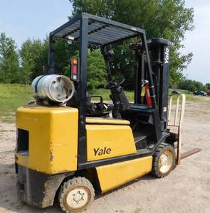 lot 9 image: 2001 Yale GLC60 Forklift