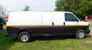 lot 10 image: 2013 Chevy 3500 Express Van