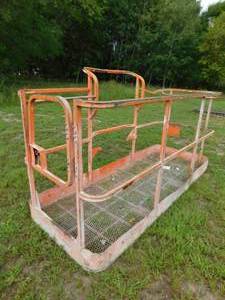 lot 20 image: JLG Work Basket - 96 x 36 x 45(h)