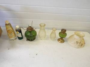 lot 28 image: Vintage Kerosene Lamps with Oil