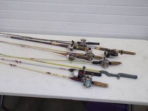 lot 55 image: Lot of Vintage Rods and reels