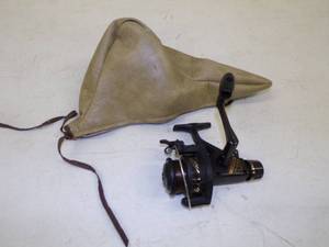lot 102 image: Fishing Reel with Case