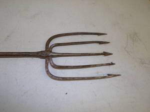 lot 35 image: Vintage Fishing Spear