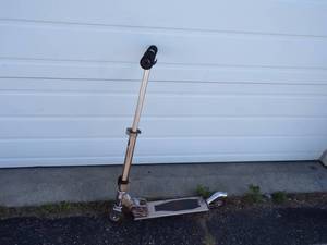 lot 37 image: Scooter