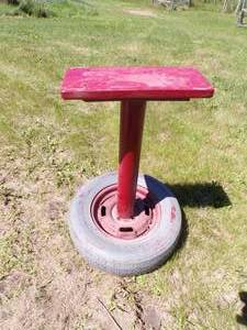 lot 46 image: Shop Tool Stand