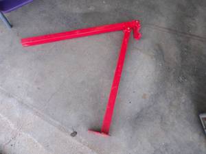 lot 68 image: T Post Puller