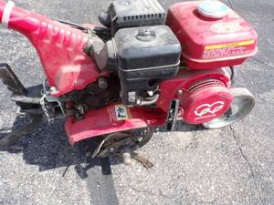 lot 10 image: Honda Tiller F401