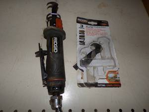 lot 92 image: Ridgid Hook Roofing Cutter with blades