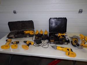 lot 95 image: 18V Dewalt Tool Set with 2 Cases