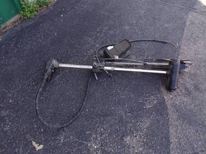 lot 113 image: Motor Guide Brute 56 1224V Trolling Motor