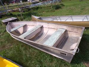 lot 107 image: 12 Aluminum Duck Boat