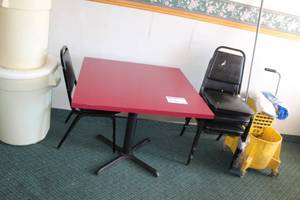 lot 151 image: Pedestal Dining Table with 4-Padded Dining Chairs
