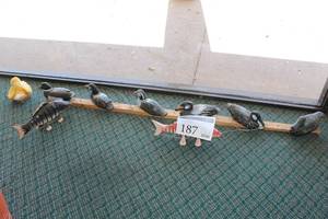 lot 187 image: Wooden Ducks and Koi Fish Dcor