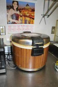 lot 115 image: Zojirushi Rice Cooker THA-603