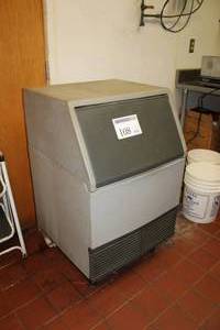 lot 108 image: Scotsman NSF Commerical Icemaker SCE170A-1A