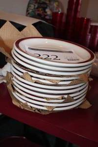 lot 222 image: Lot of (10) Homer Laughlin China Dinner Plates 8in.