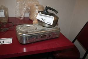 lot 226 image: Corey 2-Burner Tea Pot Warmer, Tea Pot