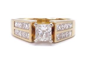 2.09 Carat Diamond Estate Ring Set in 14k Yellow Gold
