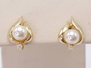 Ladies Pearl and Diamond Estate Earrings in 14k Yellow Gold