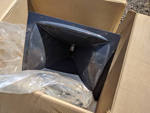 lot 290 image: Large Audio Horn - TOA LE-M64-US