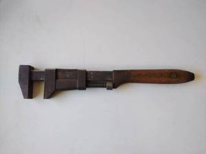 Adjustable Pipe Wrench