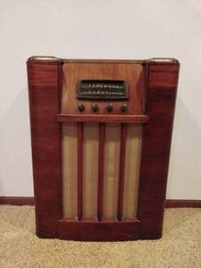 Vintage Tube Radio