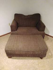 Oversize Chair with Ottoman