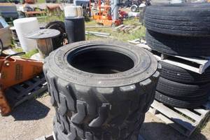lot 18 image: Set of - 4 -  Bobcat Brand Skid Loader Tires