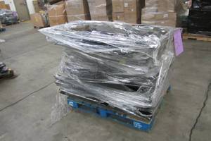 Full skid of SALVAGE bad screen Tvs AsIs