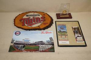 lot 38 image: Twins Target Field Items
