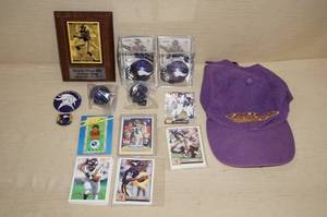 lot 41 image: Vikings Novelties, Hat, and Cards