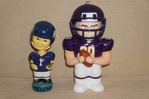 lot 48 image: 2 Vikings Bobbleheads
