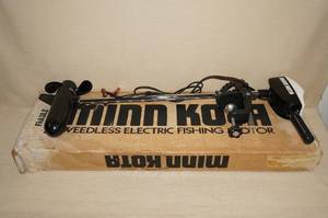 lot 32 image: Vintage Minn Kota Weedless 15 Trolling Motor in Box