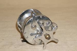 lot 18 image: Pflueger Rocket 1355 Bait Casting Reel