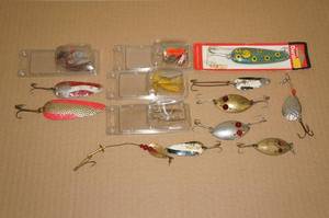 lot 26 image: Vintage Spoon Fishing Lures