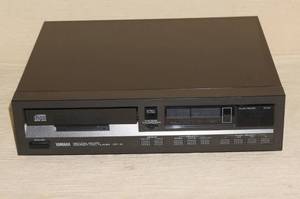 lot 7 image: Yamaha CD-XI CD Player