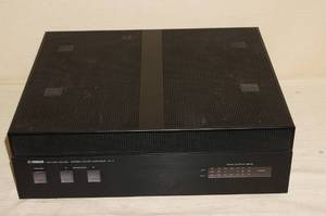 lot 2 image: Yamaha M-4 Stereo Power Amplifier